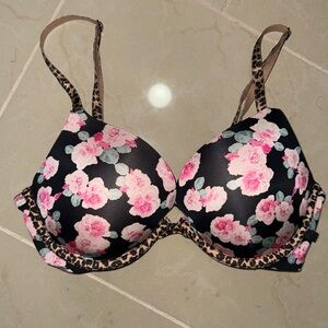 3/$25 🛍️ VS Push-up Bra 32D